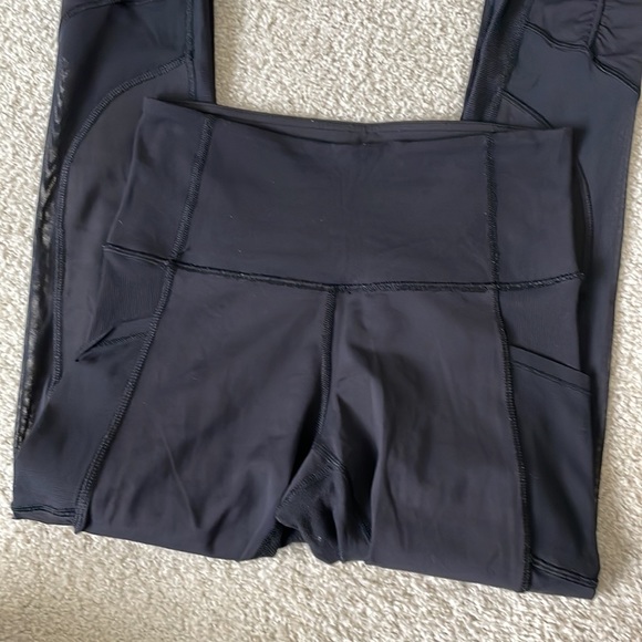 Lululemon high rise leggings - Picture 4 of 8